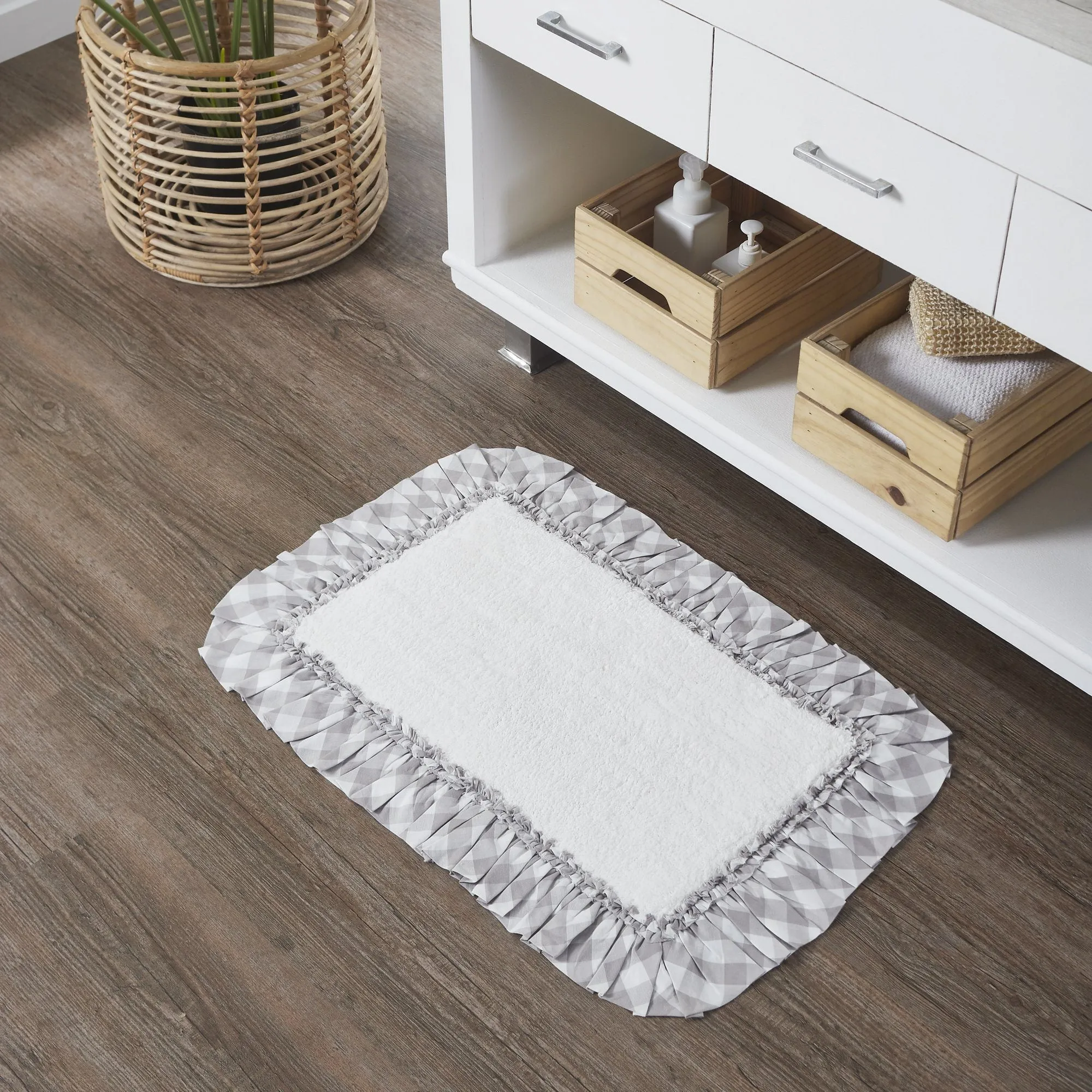 9pAnnie-Grey-Buffalo-Check-Bathmat-20x30-1